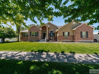 5520 S Veil Dr