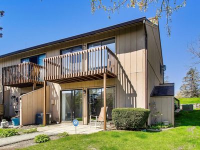 22 Jamaica Colony APT 1