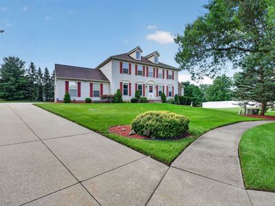 8948 Manor Ct
