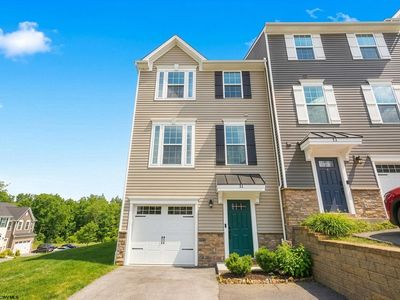 51 Hewstone Ct
