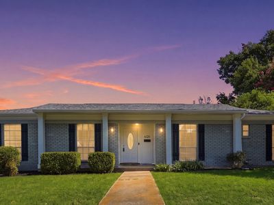 6120 Waco Way