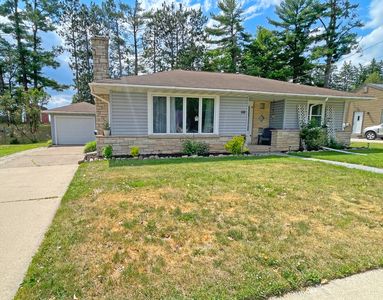 1011 N Main St