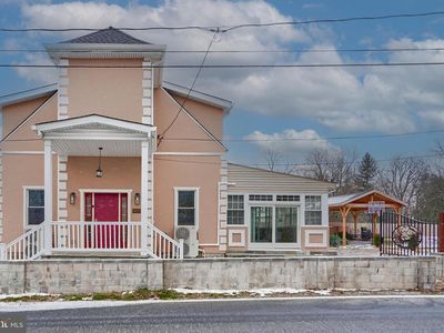 5021 Harney Rd