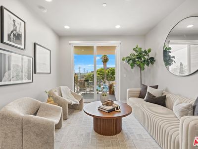 7428 Santa Monica Blvd #304