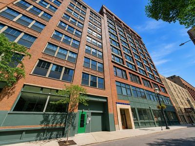633 S Plymouth Ct APT 702