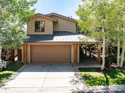 1137 Station Loop Rd
