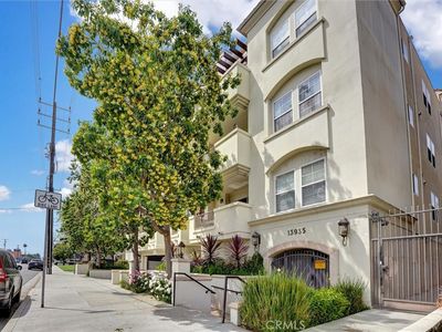 13935 Burbank Blvd APT 105
