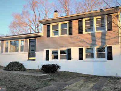 200 Hendrickson Ave