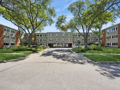 1139 Leavitt Ave APT 305