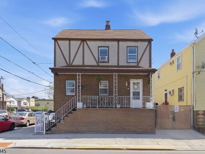43 Bank St