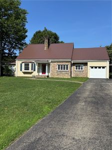 38 Hillcrest Ln