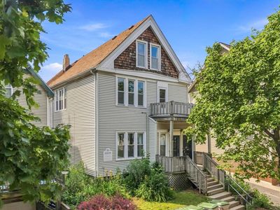 2045 N Hubbard STREET #2047