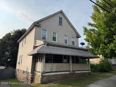 906 Crown Ave