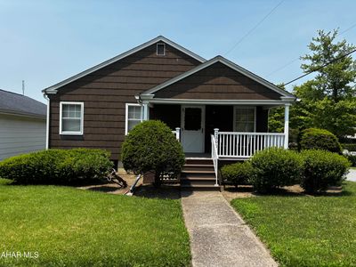 2500 Lark Ave