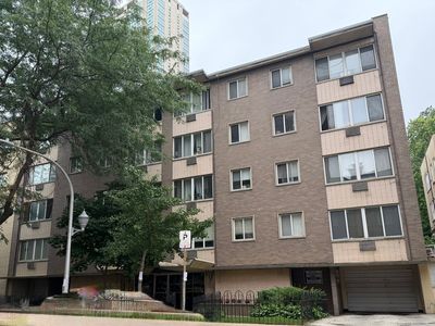 539 W Stratford Pl APT 506