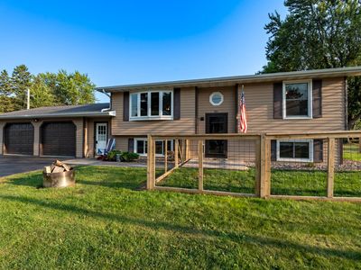 203 E Blackhawk Ave