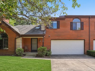 2235 Golden Oaks Dr N