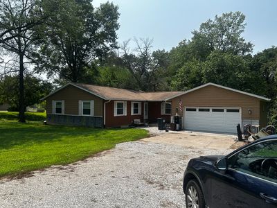 Property at 5 Valley View Dr, Blue Grass, IA