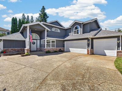 6153 Kenneth Oak Way