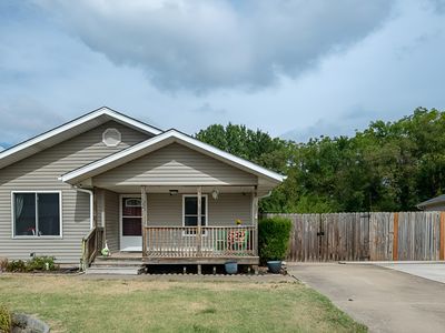 1202 N Oak Park Drive