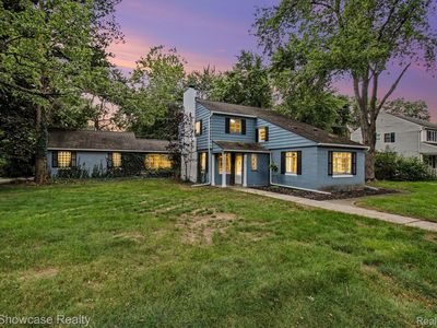 7361 Honeysuckle Rd