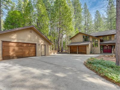 2387 Black Oak Dr