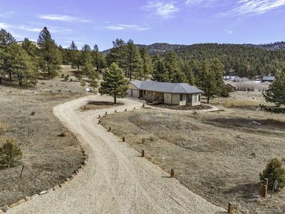 1564 Larkspur Lane
