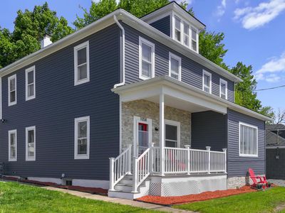 1058 Main St