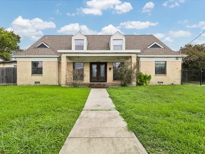 1330 Des Jardines St