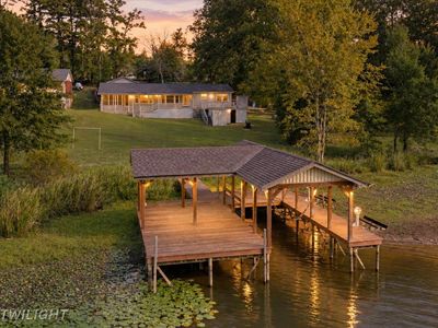 3013 E Lake Dr