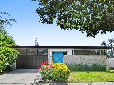 6110 Mary Ellen Ave