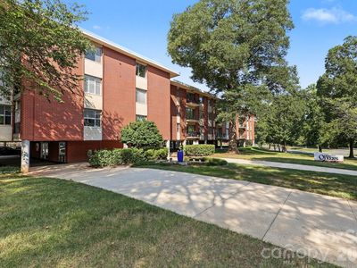1300 Queens Rd Unit 219
