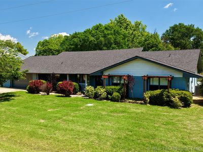 105 Lakeview Dr