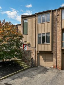 302 Elm Ct