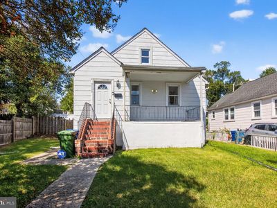 2600 Roselawn Ave