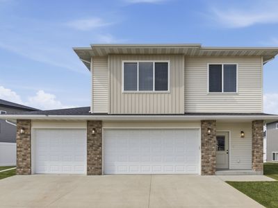 810 Albert Dr W