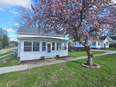 702 S Main St