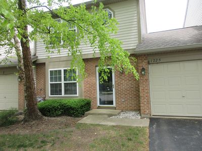 1225 N Village Dr