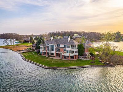 82 Chateaux Du Lac