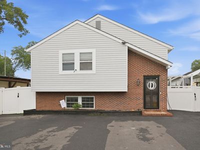 7803 Outing Ave