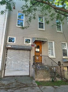 1870 Grove St