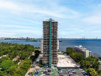 780 NE 69th St #T-1D