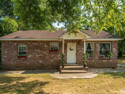 301 Dexter St