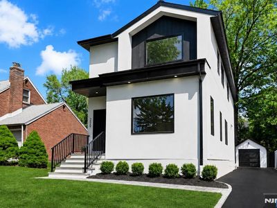 229 Hickory Ave