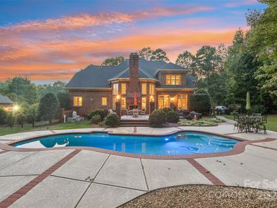 7025 Willow Trace Ln