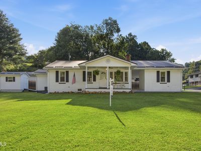 103 Commodore Ave