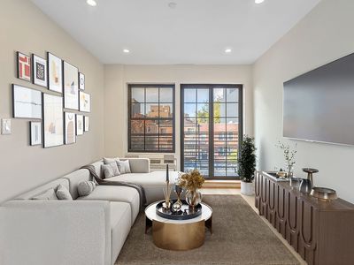 490 Van Buren St #3A