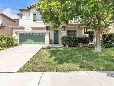 2076 Catalpa Way