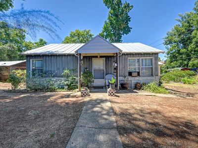 814 Comstock Dr