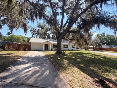 900 Oak Dr